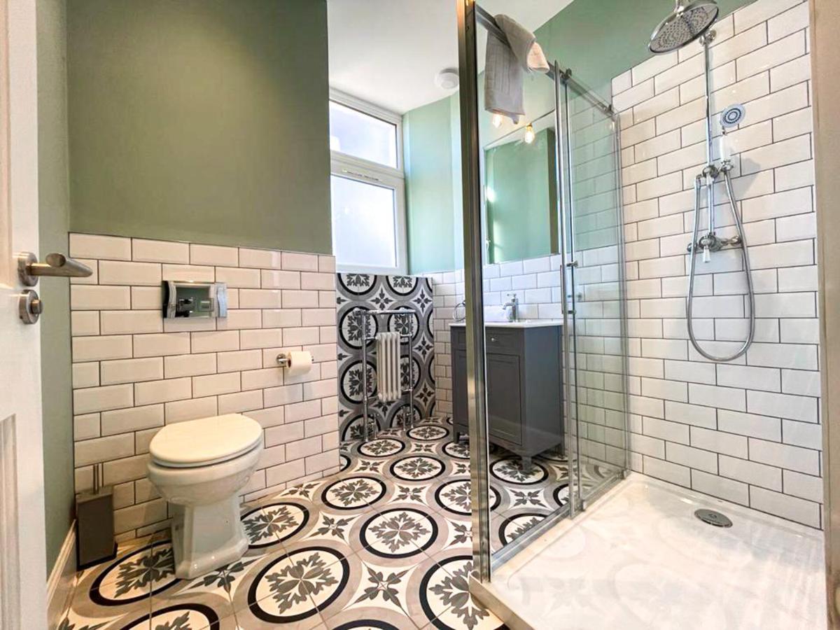 Beautiful 2br, Private Entry In Vibrant Leith Appartement *